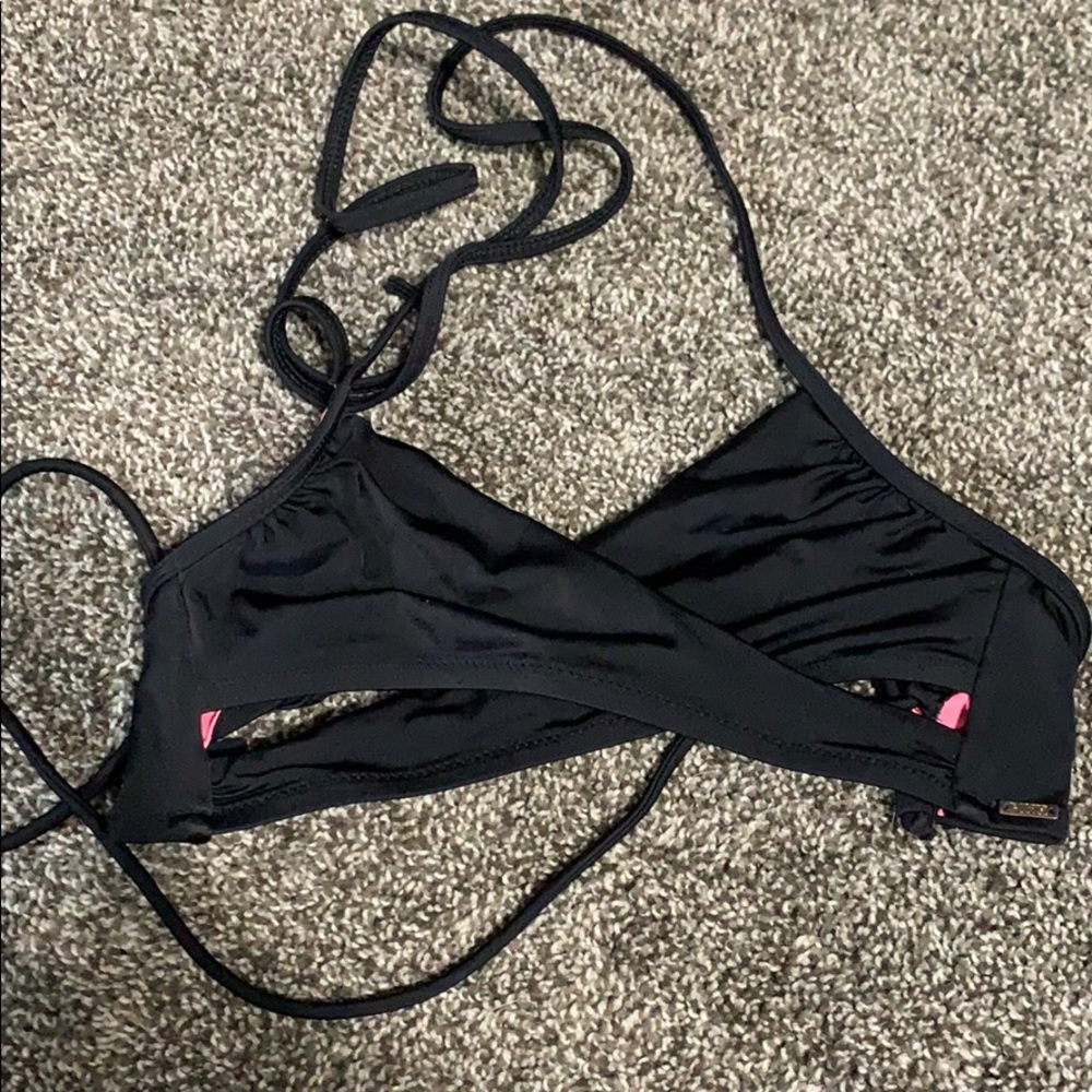 Black bikini top